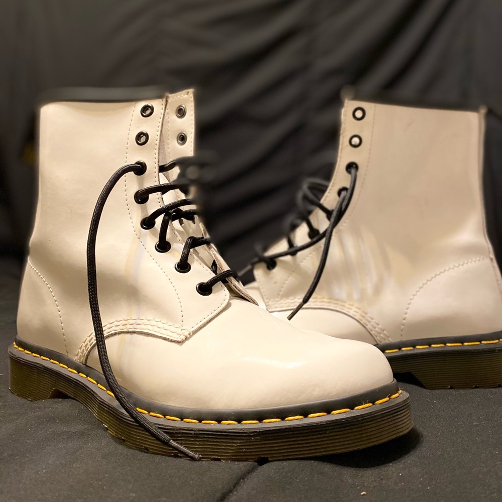 Size 10 white dr martins. 1480w